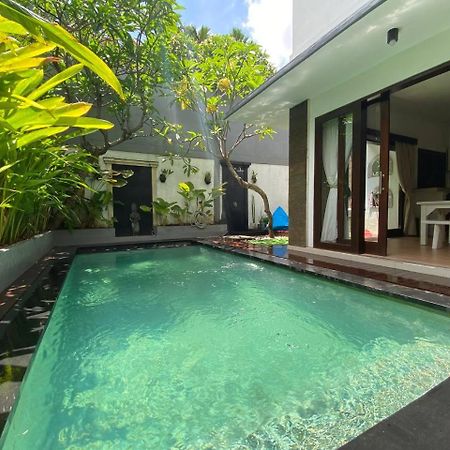 Villa Mayu Dedaries Seminyak Zewnętrze zdjęcie