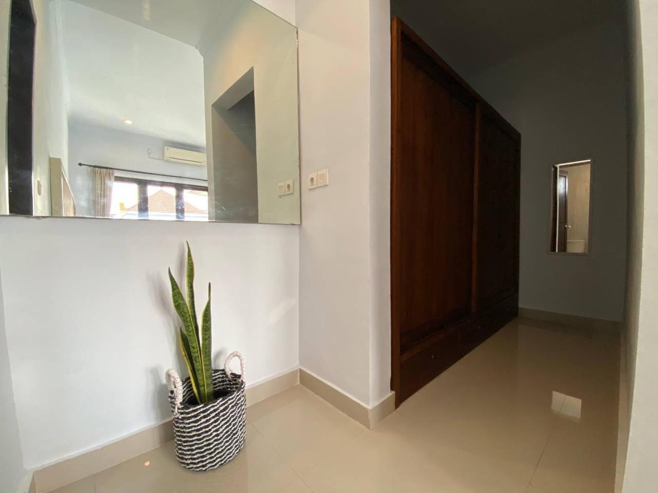 Villa Mayu Dedaries Seminyak Zewnętrze zdjęcie