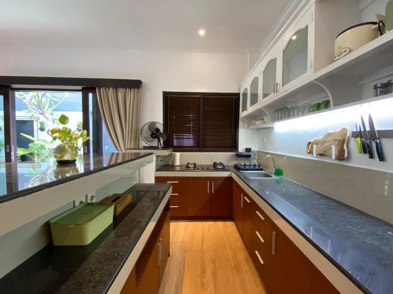 Villa Mayu Dedaries Seminyak Zewnętrze zdjęcie